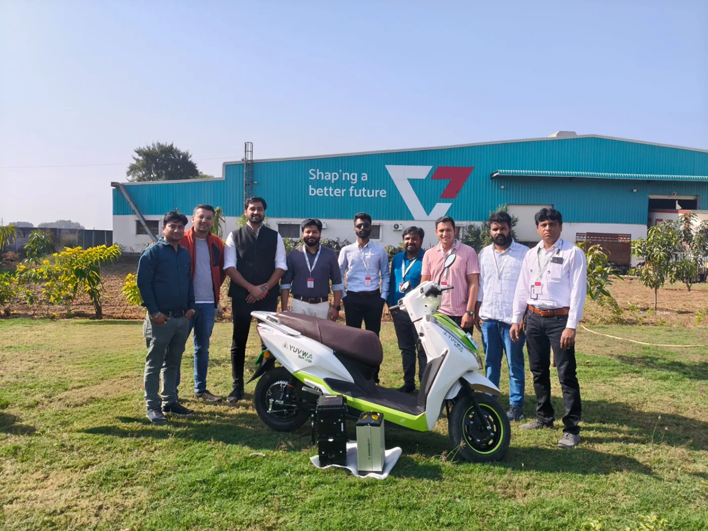 Comptech Motocorp and SUN Mobility announcing their battery-swapping partnership for the VX1 Series